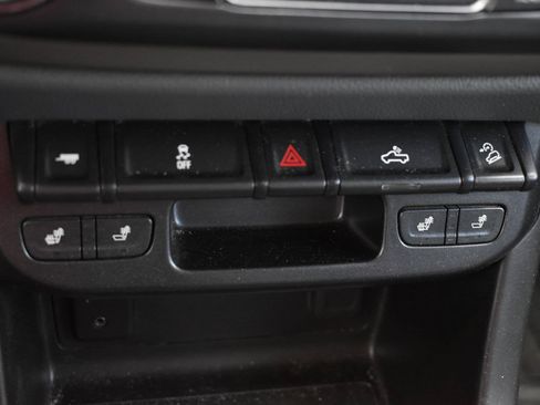 Used 2017 Chevrolet Colorado Z71 AWD/4WD image 31