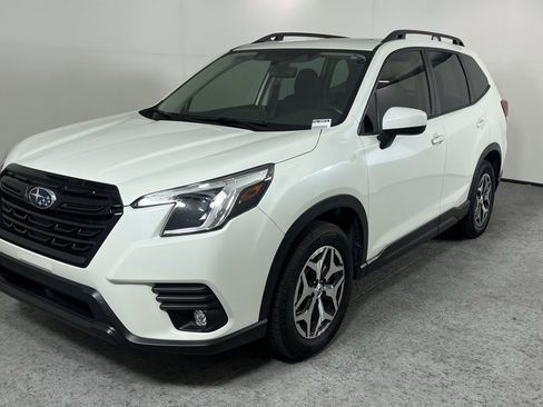 Used 2024 Subaru Forester Premium image 7