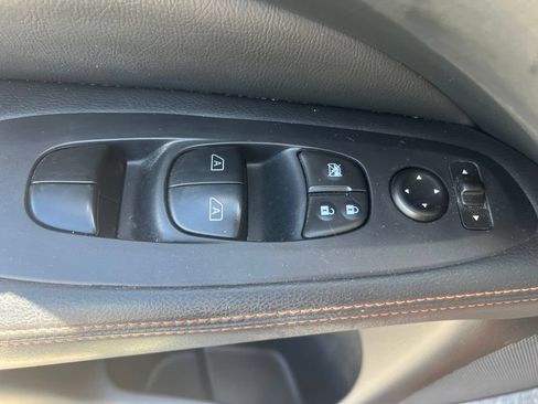 Used 2019 Nissan Pathfinder SL w/ Rock Creek Edition FWD image 11