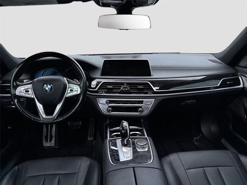 Used 2019 BMW 740e xDrive w/ M Sport Package AWD/4WD image 24