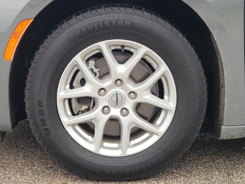 Used 2022 Chrysler Pacifica Touring-L FWD image 7