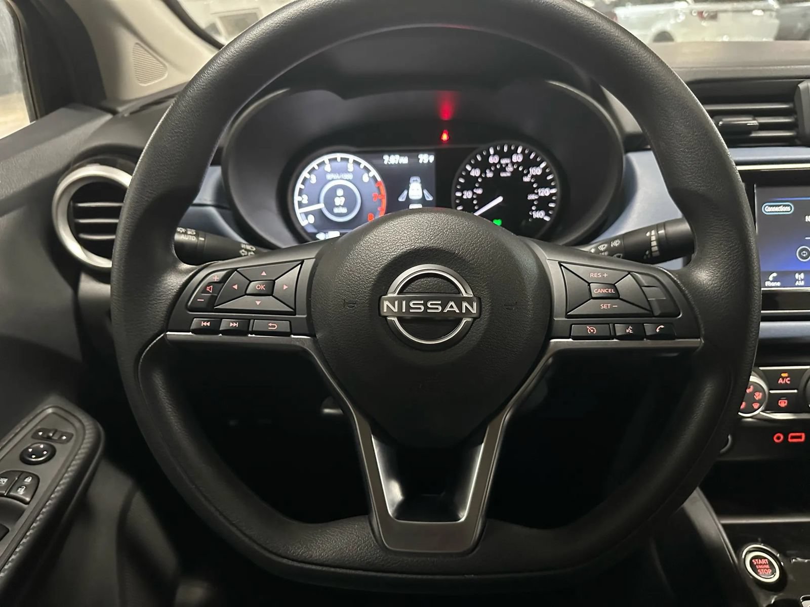 Used 2025 Nissan Versa SV FWD image 10