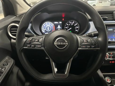 Used 2025 Nissan Versa SV FWD image 10