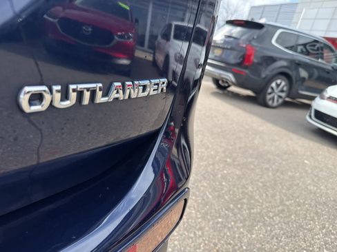 Used 2015 Mitsubishi Outlander ES image 22