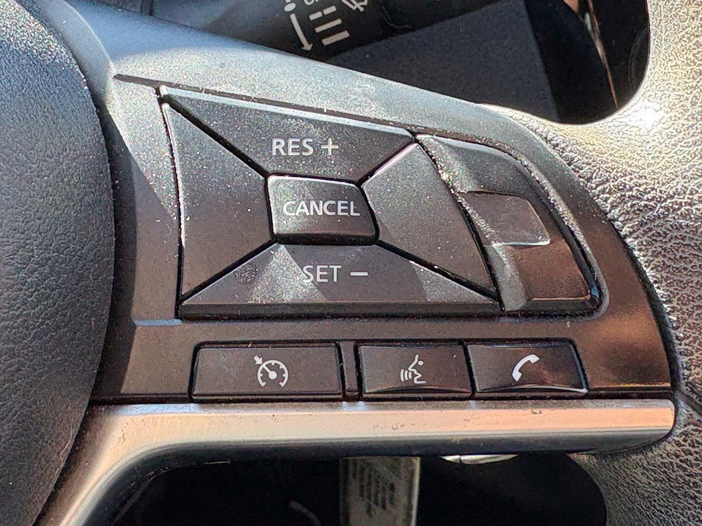 Used 2020 Nissan Rogue S FWD image 15