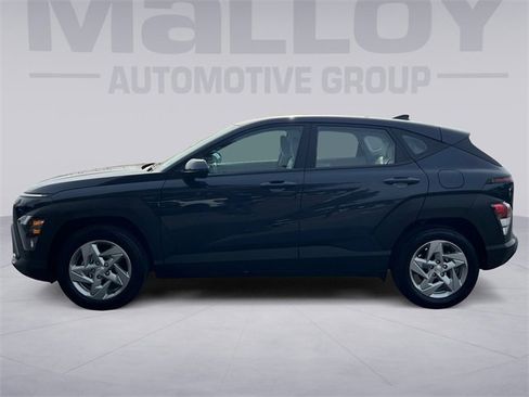 Used 2025 Hyundai Kona SE image 2