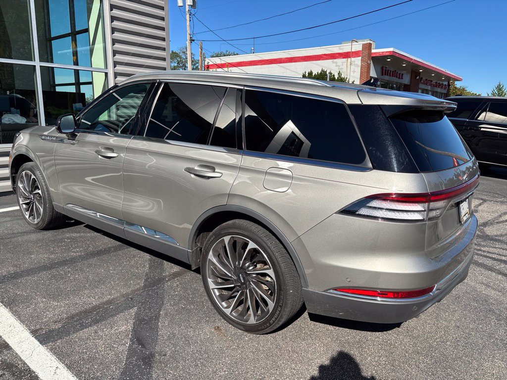 Used 2023 Lincoln Aviator Reserve w/ Equipment Group 201A AWD/4WD image 5