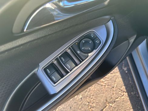 Used 2023 Chevrolet Malibu LT image 12