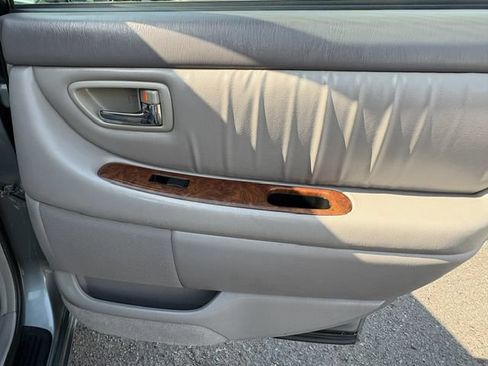 Used 2001 Toyota Avalon XLS FWD image 22