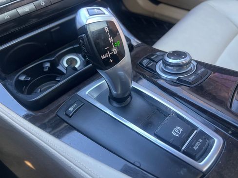 Used 2011 BMW 528i Sedan image 28