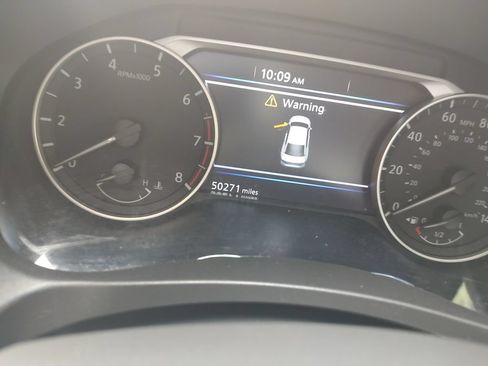 Used 2024 Nissan Altima 2.5 SR FWD image 9
