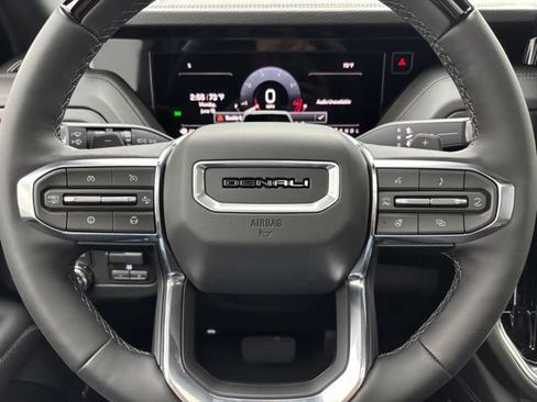 New 2026 GMC Yukon Denali w/ Denali Reserve Package AWD/4WD image 24