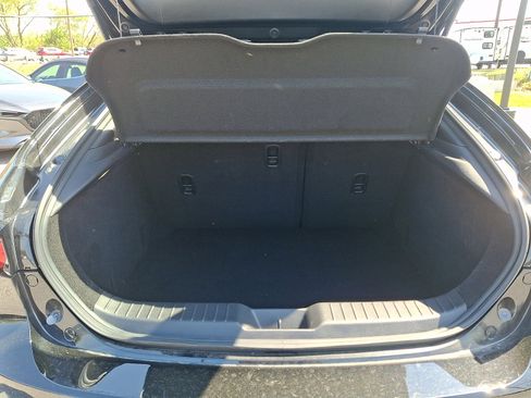 Certified 2025 MAZDA MAZDA3 2.5 S Hatchback w/ Appearance Package FWD image 31