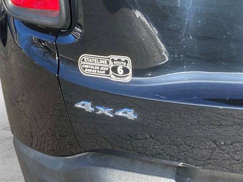 Used 2022 Jeep Renegade Latitude w/ Convenience Group image 5