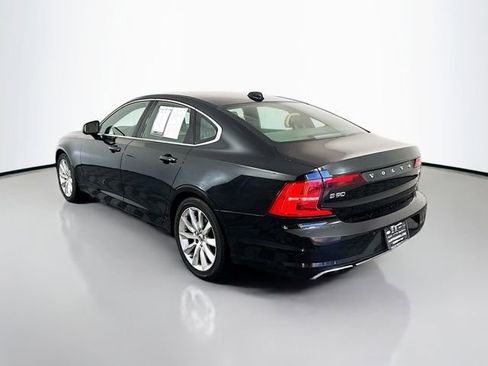 Used 2017 Volvo S90 T6 Momentum w/ Vision Package image 5