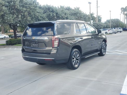 Used 2021 Chevrolet Tahoe LT w/ LT Signature Package image 10
