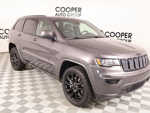 Used 2021 Jeep Grand Cherokee Laredo X image 1