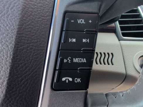 Used 2012 Ford Taurus SEL image 25