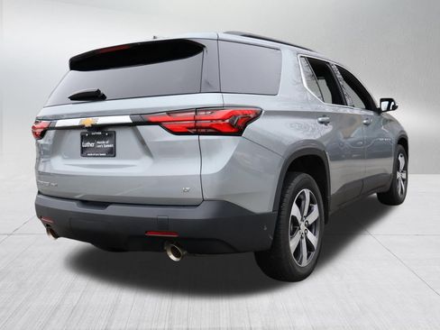 Used 2023 Chevrolet Traverse LT w/ LT Premium Package image 7