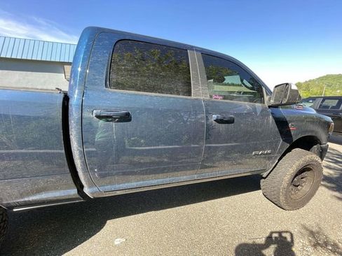Used 2022 RAM 2500 Big Horn w/ Night Edition AWD/4WD image 8