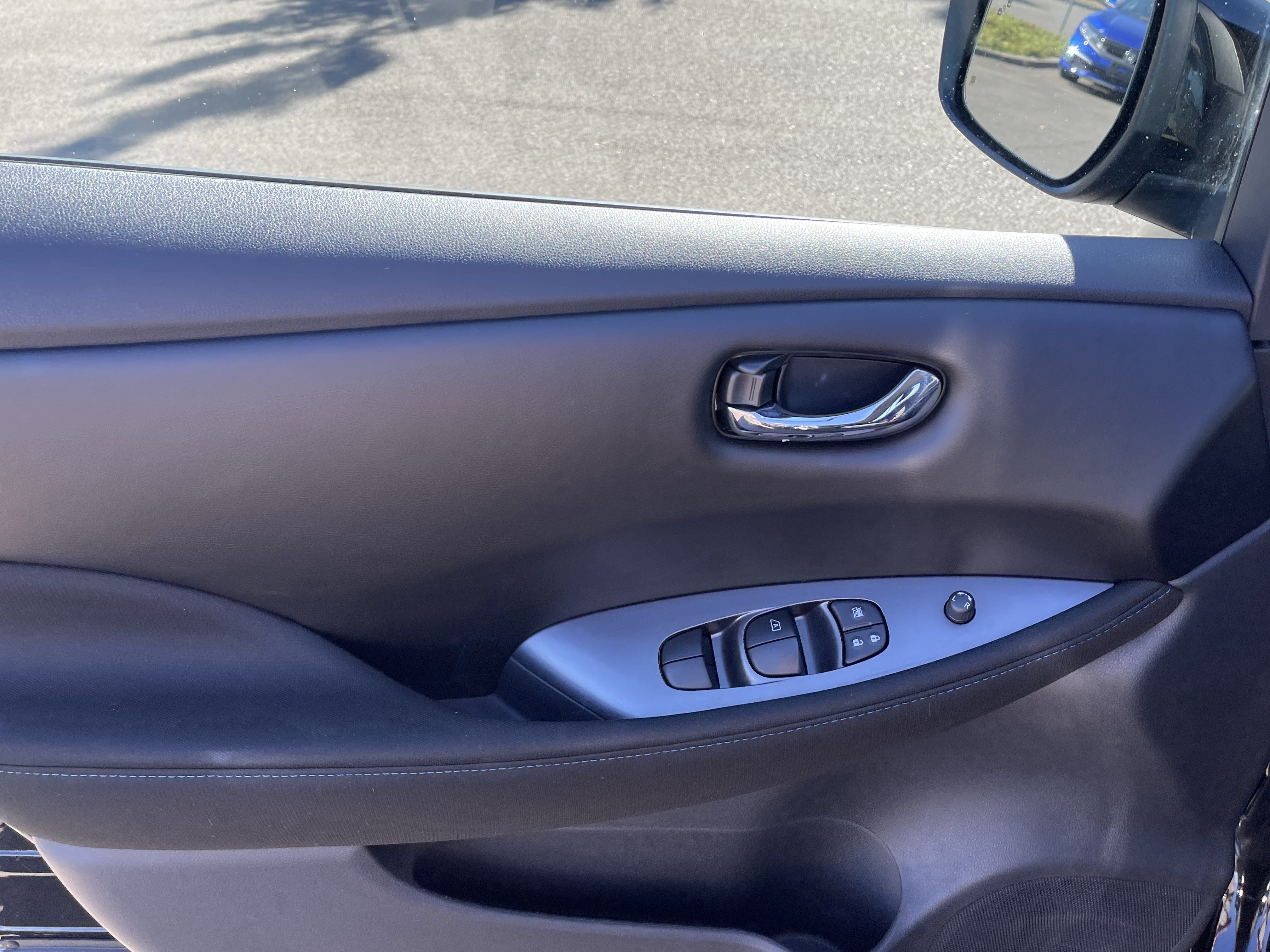 Used 2025 Nissan Leaf S FWD image 17