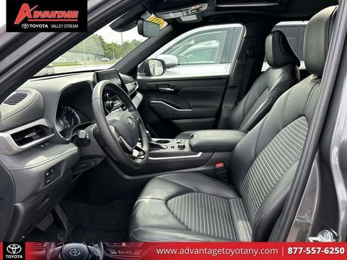 Used 2023 Toyota Highlander XSE AWD/4WD image 21