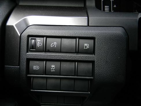 Used 2025 Toyota 4Runner SR5 AWD/4WD image 14