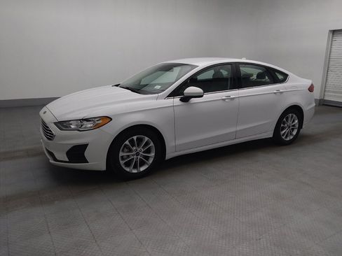 Used 2020 Ford Fusion SE FWD image 2