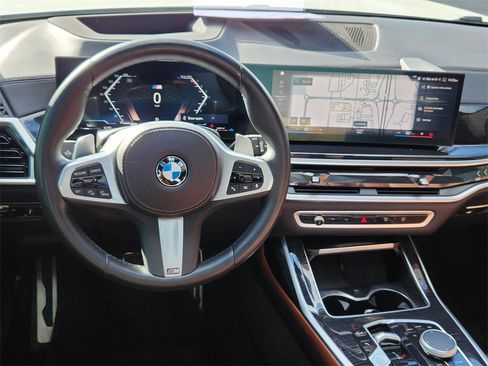 Used 2023 BMW X7 xDrive40i w/ M Sport Package image 9