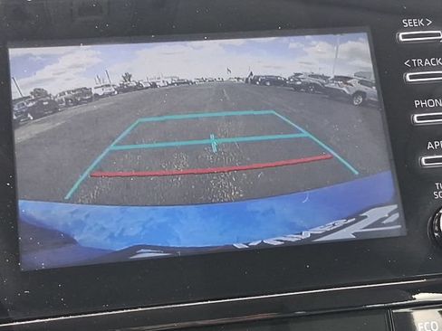 Used 2020 Toyota Prius LE AWD/4WD image 32