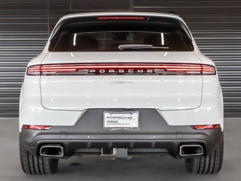 Certified 2026 Porsche Cayenne AWD/4WD image 9