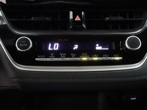 Certified 2025 Toyota Corolla SE FWD image 19