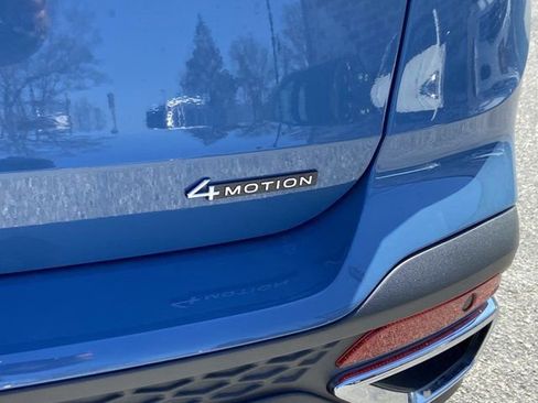 Used 2025 Volkswagen Taos SE w/ Panoramic Sunroof Package image 32