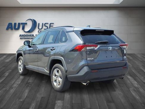 Used 2024 Toyota RAV4 LE AWD/4WD image 4