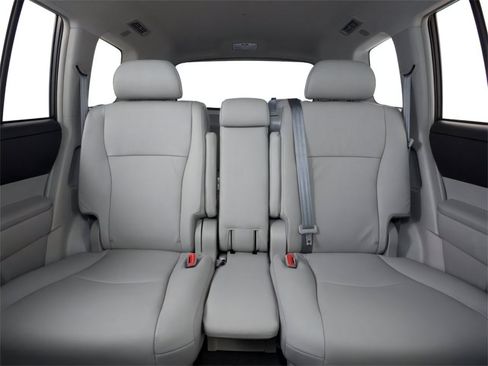 Used 2013 Toyota Highlander Limited AWD/4WD image 9