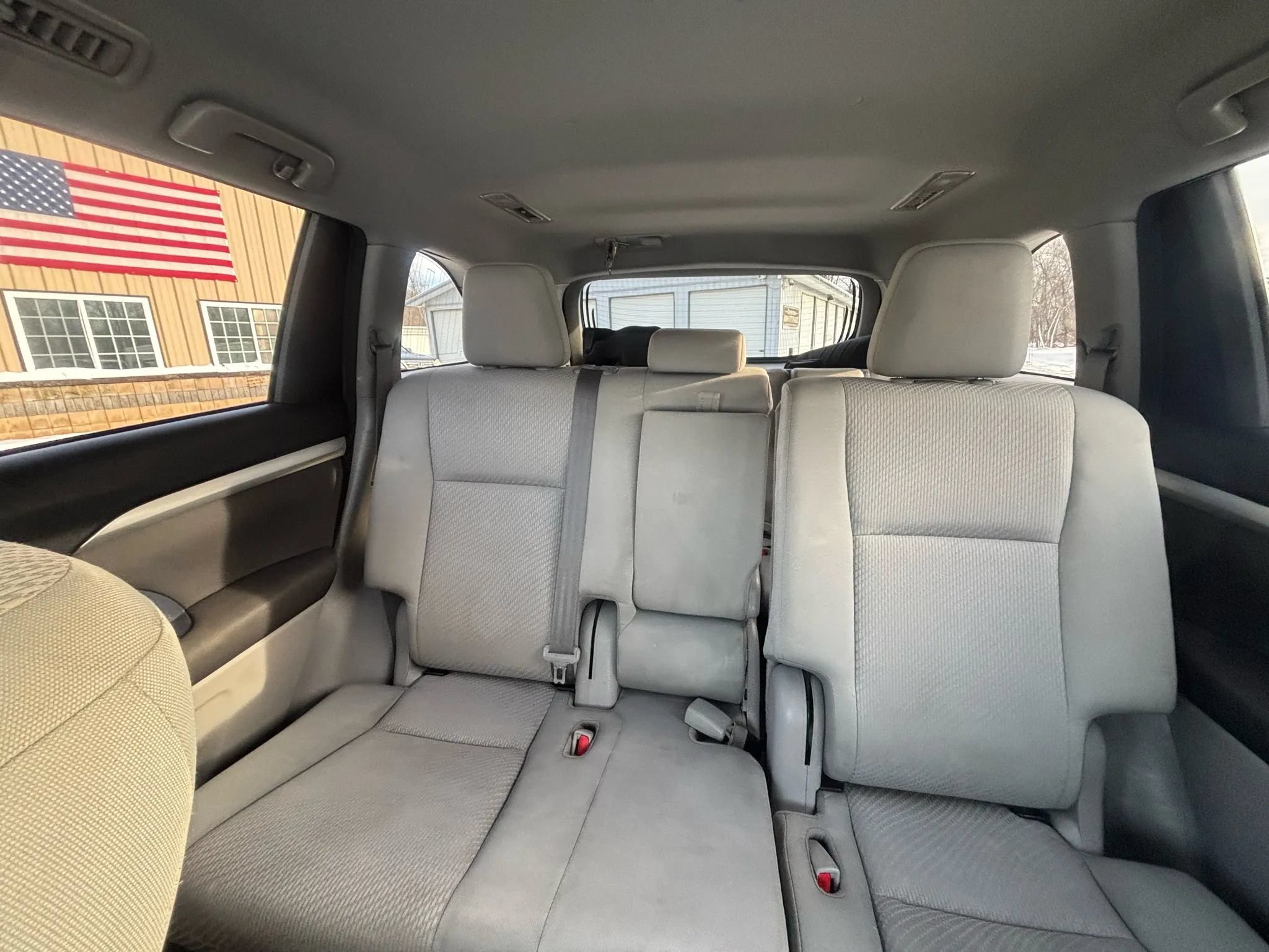 Used 2018 Toyota Highlander LE w/ Carpet Mat Package (TMS) AWD/4WD image 20