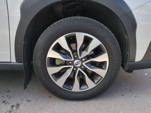 Used 2023 Subaru Outback Touring AWD/4WD image 11