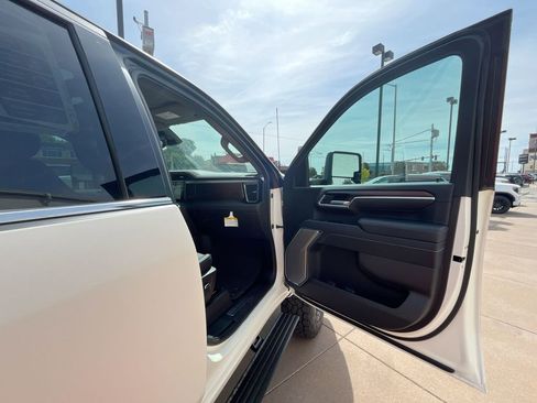 New 2025 GMC Sierra 2500 Denali w/ Denali Reserve Package image 42