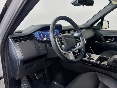 Certified 2025 Land Rover Range Rover Long Wheelbase SE AWD/4WD image 9