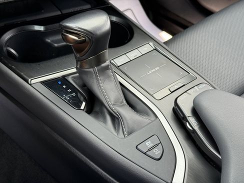 Used 2020 Lexus UX 250h w/ Luxury Package image 30