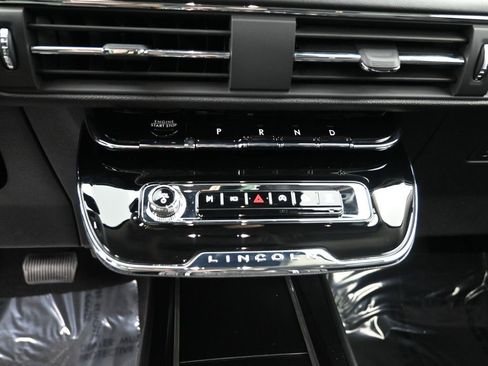 New 2026 Lincoln Corsair Premiere image 17