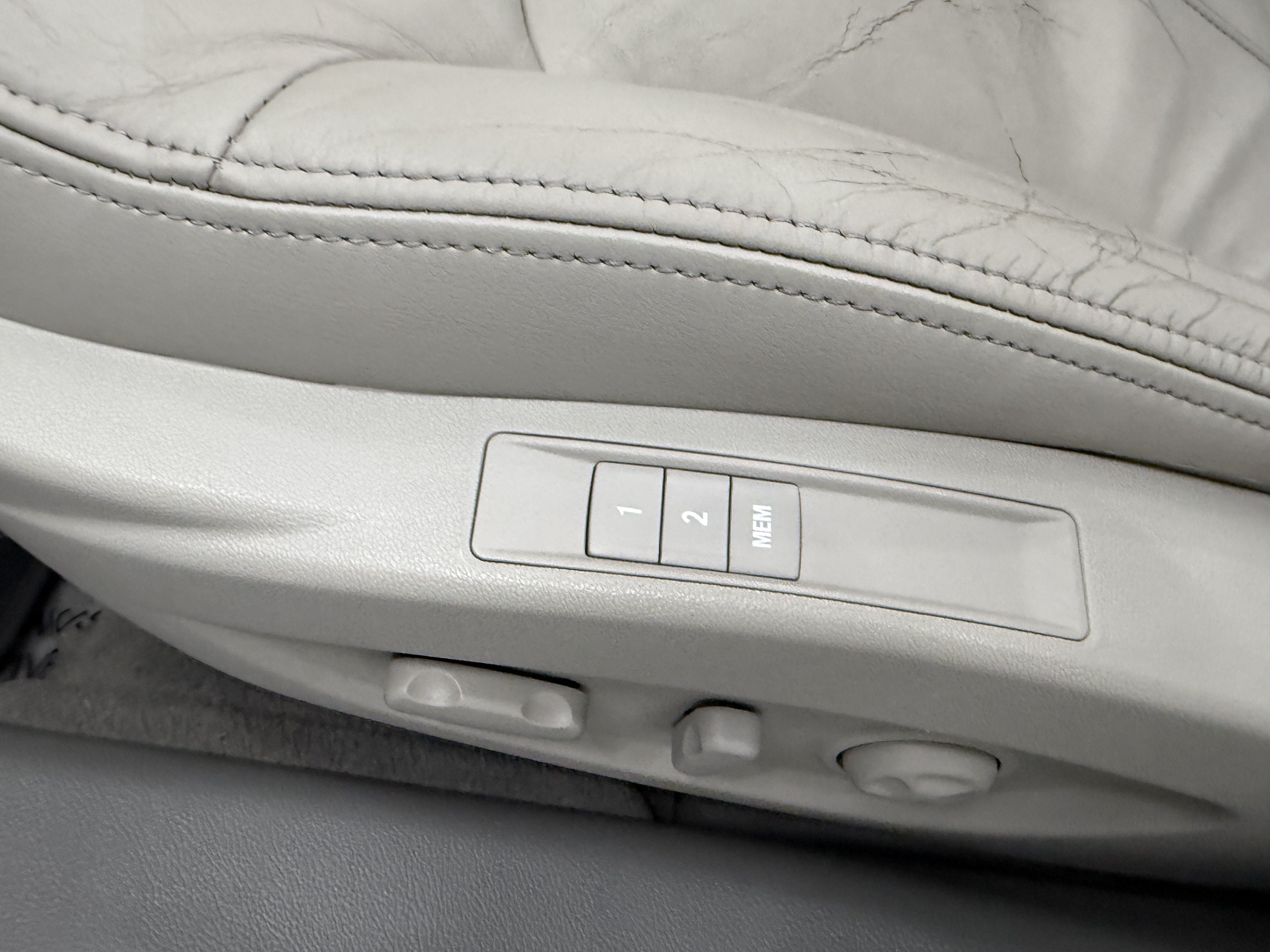 Used 2010 Buick LaCrosse CXL FWD image 11