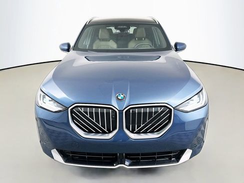 Used 2025 BMW X3 xDrive30i w/ Premium Package image 2