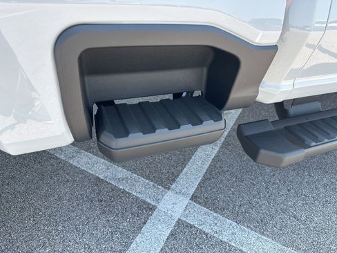 New 2026 Ford F250 XLT w/ XLT Premium Package image 43