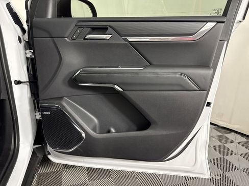 New 2025 GMC Acadia Elevation w/ Elevation Premium Package image 12