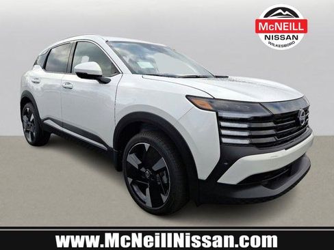 New 2025 Nissan Kicks SR image 1