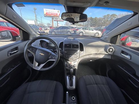 Used 2013 Chevrolet Sonic LT image 10