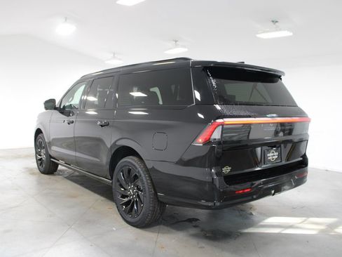 New 2026 Lincoln Navigator L Reserve image 6