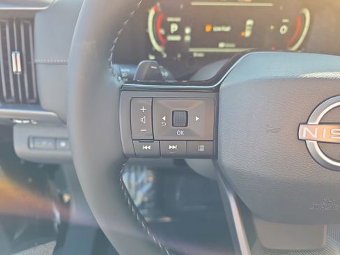 New 2026 Nissan Pathfinder SL FWD image 17