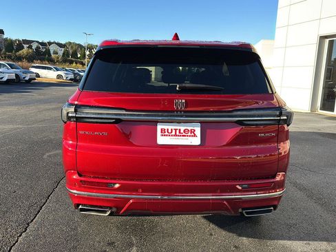 Used 2025 Buick Enclave Avenir image 4